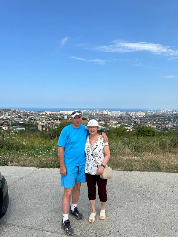 Тот самый вид за спиной моих родных.