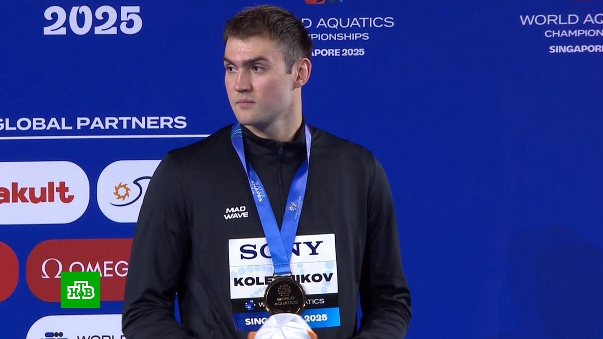    Российский пловец Колесников взял золото ЧМ на дистанции 50 м на спине