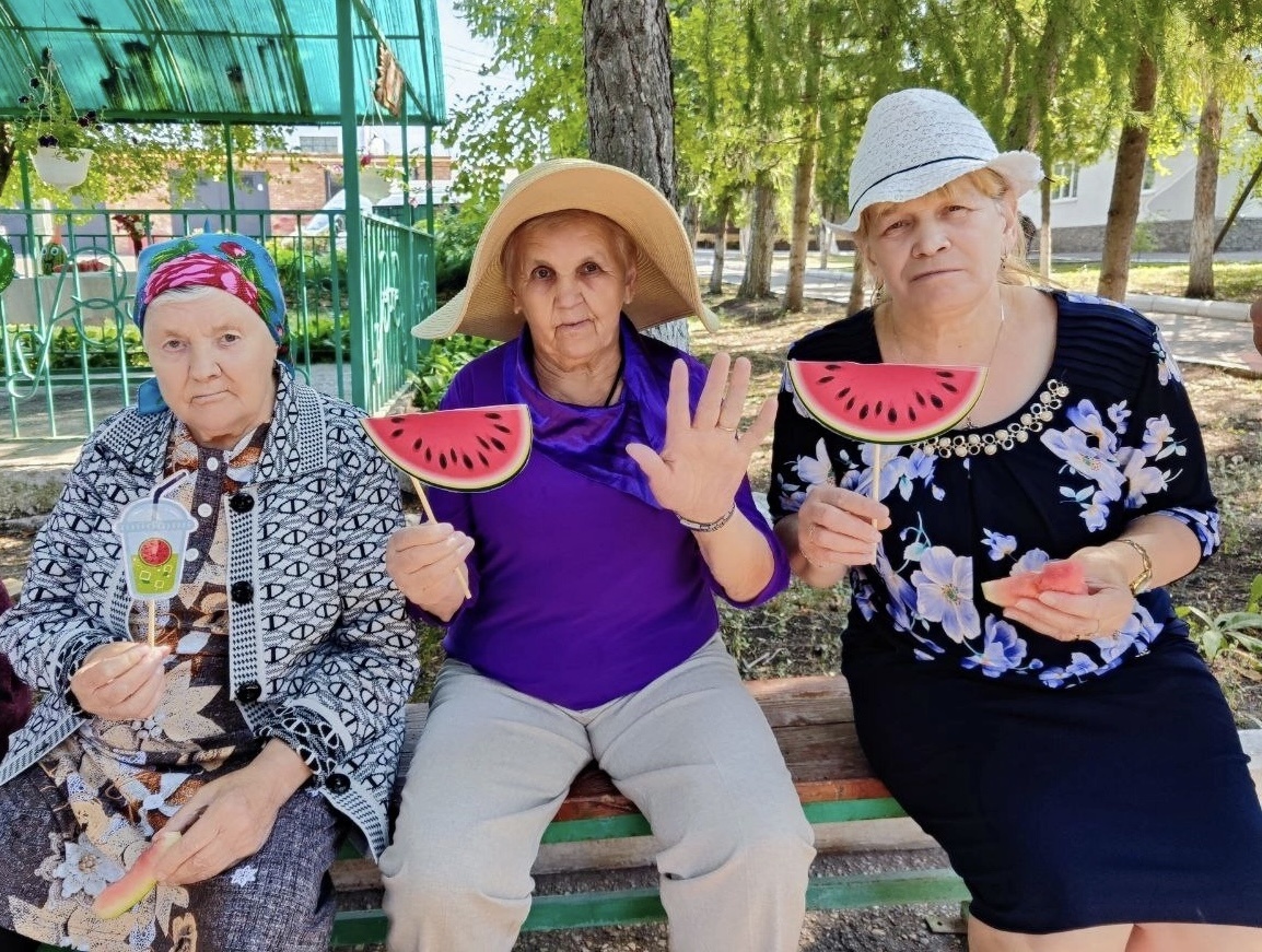 В день пресс-тура в доме-интернате отмечали День арбуза. Фото: соцсети.