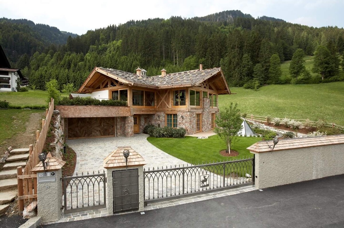 Дом в стиле Шале