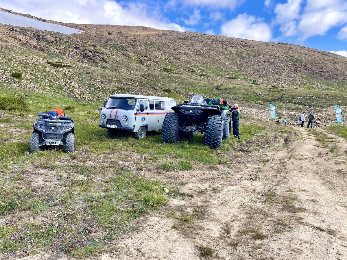  Подножие: стартовый лагерь перед восхождением.