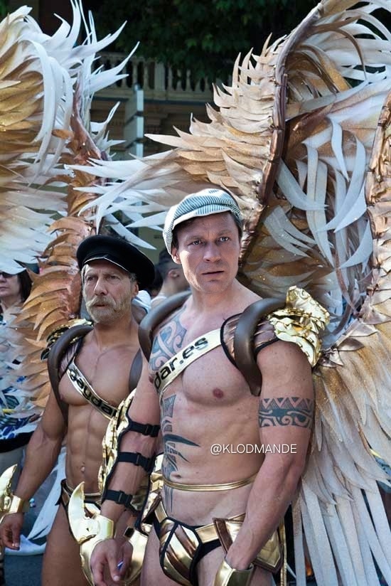 ХОРОШИЕ ГОЛУБИ ДЯДЯ МИТЯ /  СЕРГЕЙ ЮРСКИЙ  И  ВАСЯ КУЗЯКИН / АЛЕКСАНДР МИХАЙЛОВ / КОЛЛАЖ ОТ КЛОДА М@НДЕ / Klod Mande /  – Людк, а Людк! Глянь, чё делается!