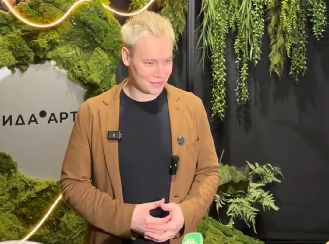 Артист на фоне лета. Из интернета 