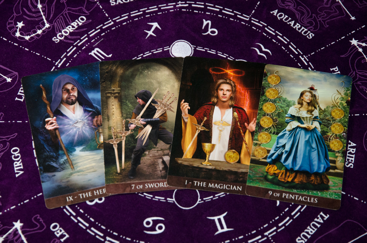 Таро расклад: Как сложится взаимодействие с интересующим человеком в ближайшем будущем?