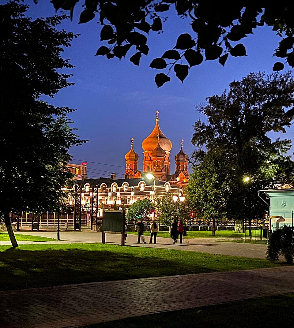 Вечерняя Тула с многичисленными церквями и храмами прекрасна!
