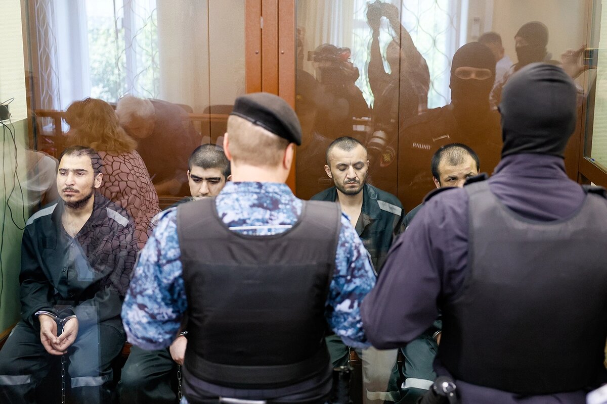   Фигуранты дела о теракте в «Крокус сити холле» Рачабализода Саидакрами, Мухамадсобир Файзов, Далерджон Мирзоев и Шамсидин Фаридуни 
Юлия Морозова / ТАСС