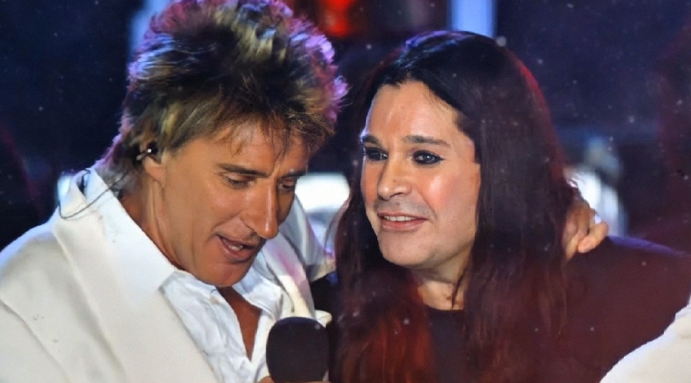     Род Стюарт и Оззи Осборн / Скриншот из видео «Rod Stewart Pays Emotional Tribute to the Late Ozzy Osbourne»