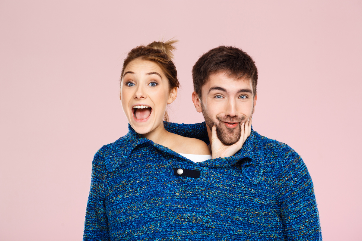 <a href="https://www.freepik.com/free-photo/young-beautiful-couple-one-blue-knitted-sweater-posing-smiling-having-fun-light-pink-wall_8756047.htm">Image by cookie_studio on Freepik</a>