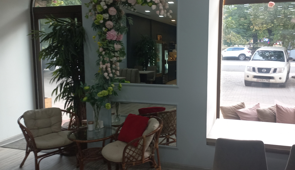 Кафе «Круассан» в Донецке. фото 2025 год