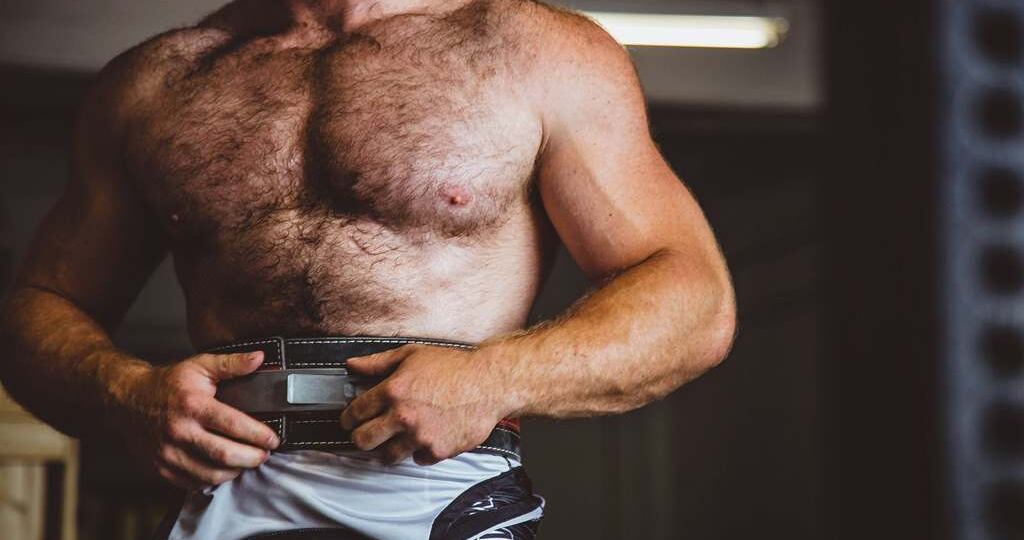 Зачем нужен пояс на тренировке и как правильно его использовать?