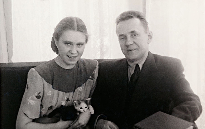 Алексей Николаевич Косыгин с дочерью Людмилой. 1947 год