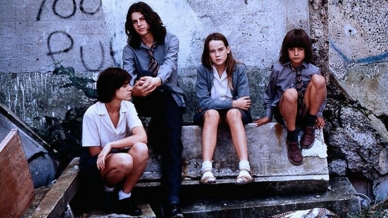 Кадр из фильма «Цементный сад», 1992 год, режиссер Эндрю Биркин