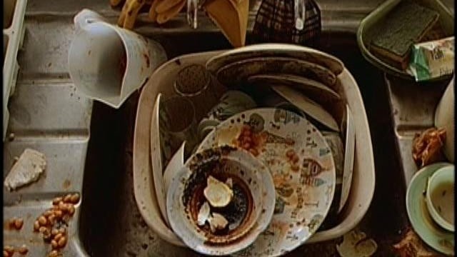 Кадр из фильма «Цементный сад», 1992 год, режиссер Эндрю Биркин