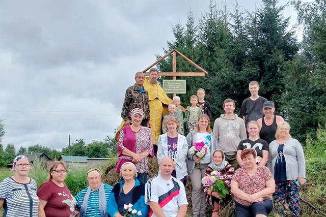 Где была часовня, теперь крест. В тверской деревне Любалево произошло событие