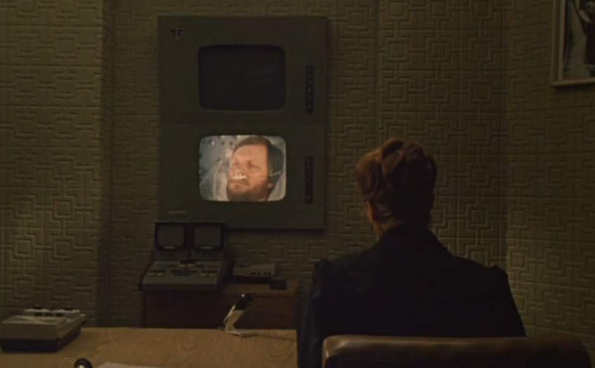 Кадр из фильма «Миллионы Ферфакса». Так называемый «видеотелефон»