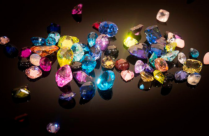 Секреты цветных Алмазов – Почему они бывают синими, зелёными и даже розовыми