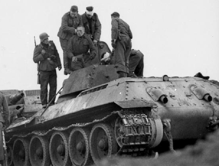 Захват в плен советского танкиста