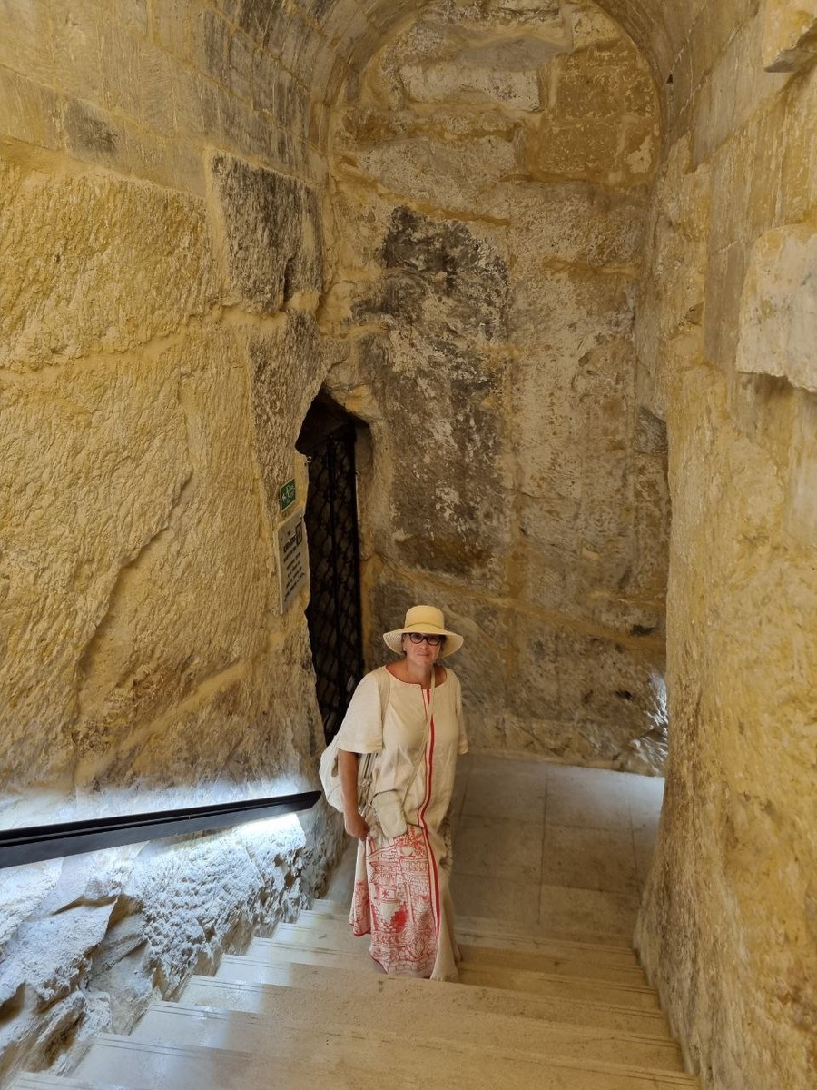 Спуск в подземелья Santa Infermeria