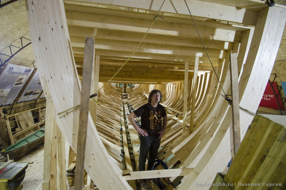 Евгений Шкаруба на верви Товарищества поморского судостроения.