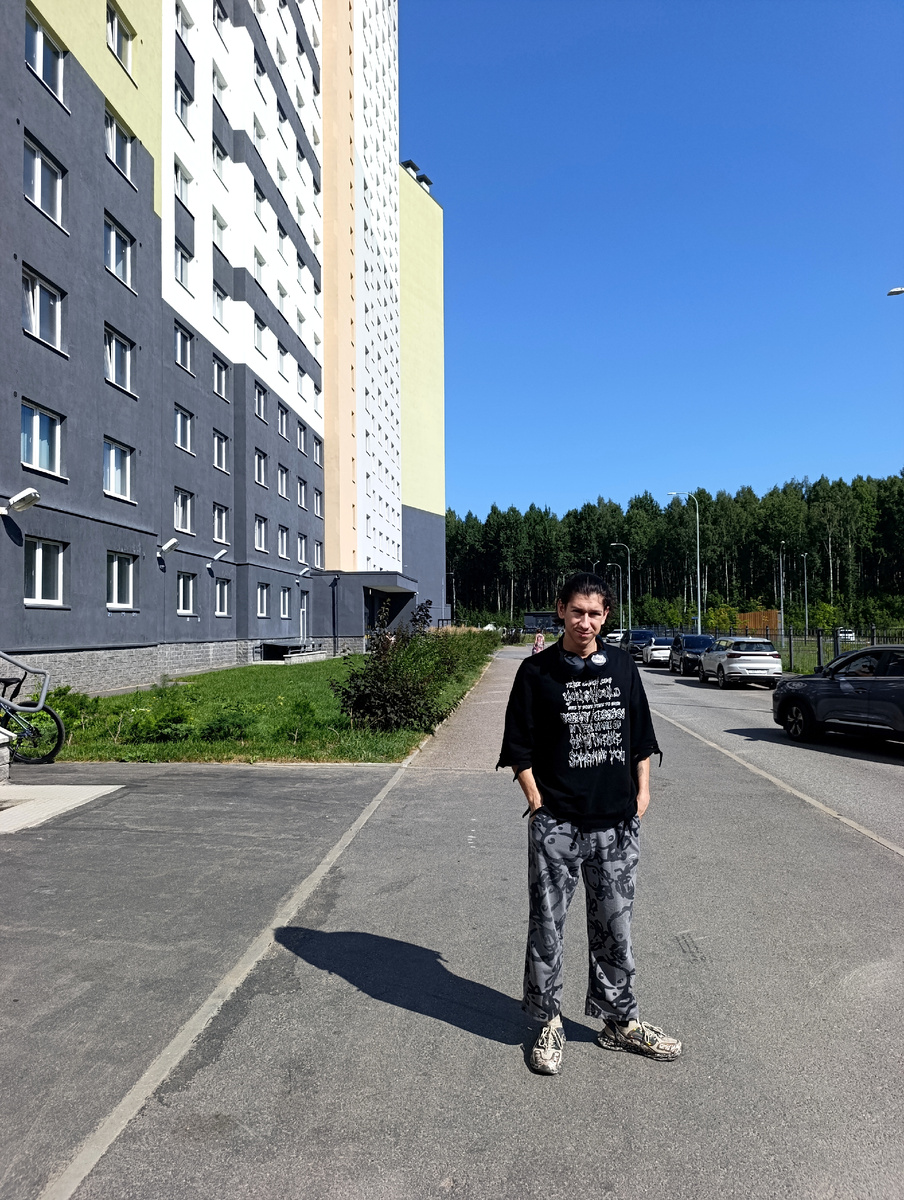 Все фото автора. Сын у "своего дома".