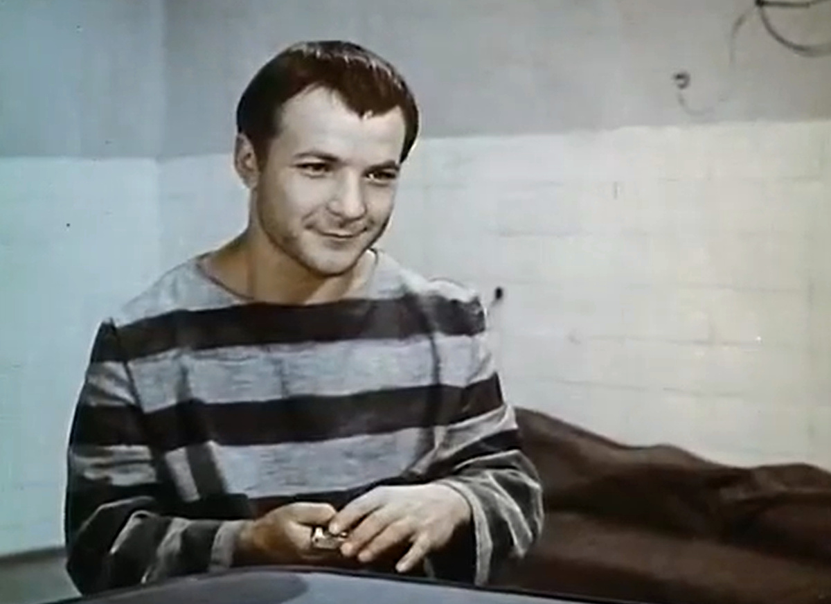 Кадр из кинофильма "Последний жулик", 1966 г., режиссеры Вадим Масс, Ян Эбнер, сценаристы Алексей Сазонов, Зиновий Паперный, композитор Микаэл Таривердиев (скриншот)