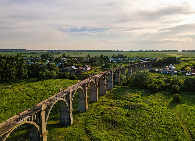 Фото с официального сайта: https://www.ixbt.com/live/travel/drevnerimskiy-viaduk-pod-cheboksarami-kak-on-tam-okazalsya.html