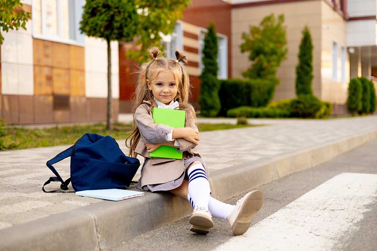 Чтобы выпуститься из садика и перейти на новую ступень, ребенку не только должно исполниться положенное число лет, но еще он должен быть готовым к переходу в новый статус ментально и физически. Источник: Shutterstock📷

