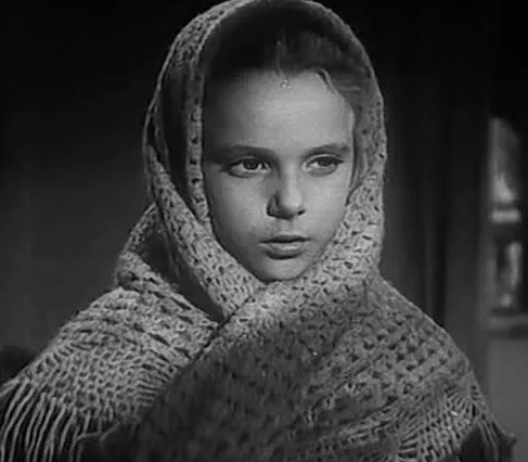 Нина Иванова в фильме "Жила была девочка" - дебют