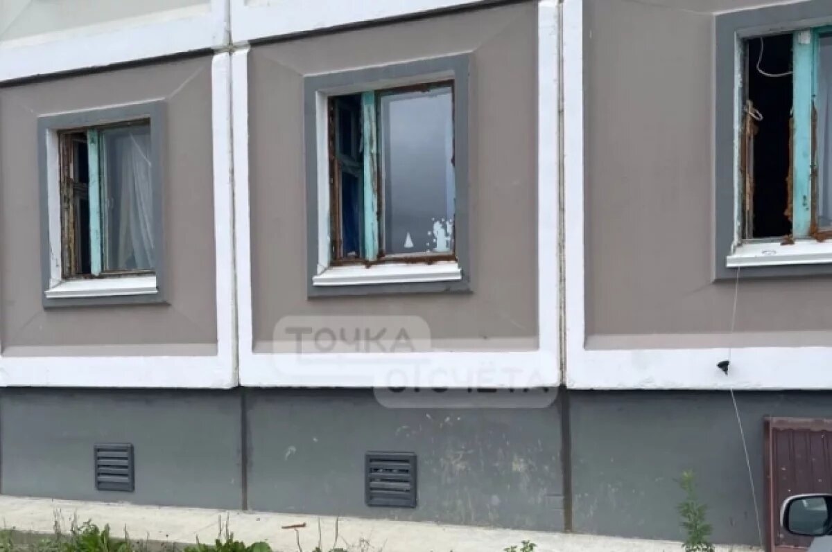    Сахалинцы забили тревогу из-за трупного запаха в подъезде офицерского дома