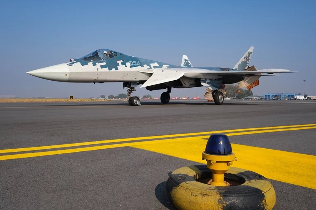    Российский истребитель Су-57 на XV международной выставке авиакосмической техники Aero India 2025.