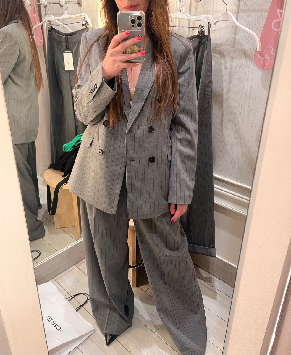 Устать за неделю от работы и в выходные купить костюм для работы - гениально 🤔