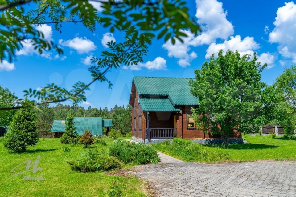    Дом с выходом к реке на Алтае. Источник: avito