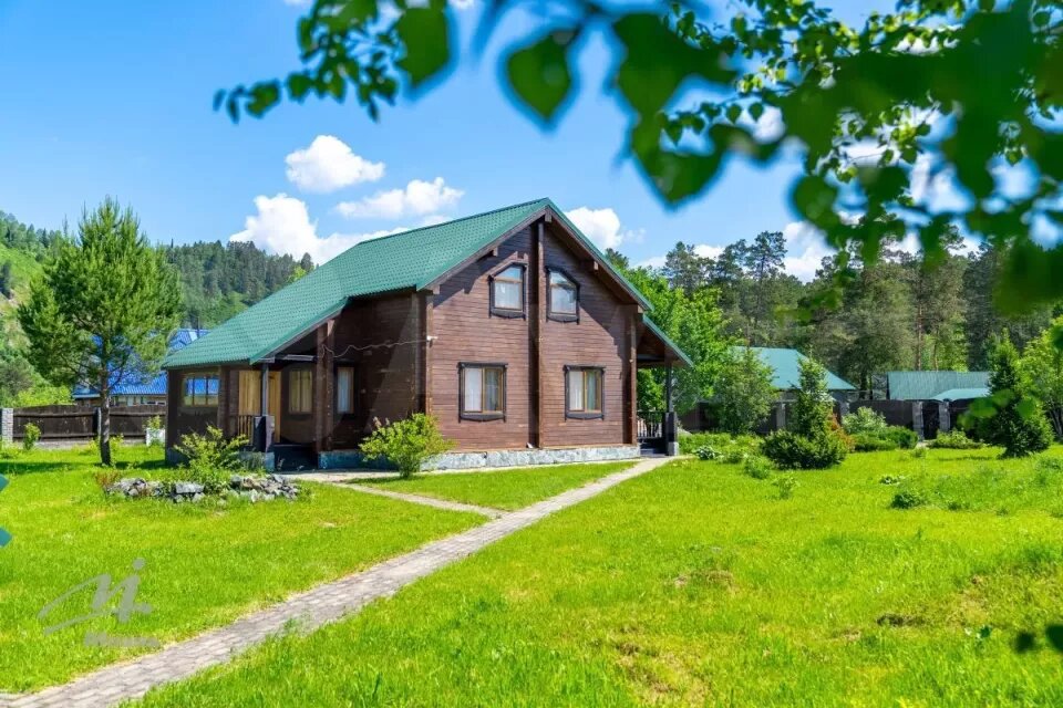    Дом с выходом к реке на Алтае. Источник: avito