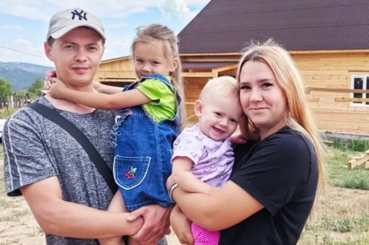    С помощью государственных субсидий семья из Улан-Удэ построила дом