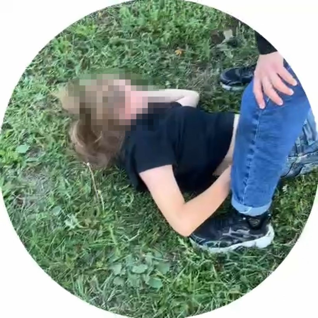 В Нижнеудинске полицейские установили участников драки со школьницей. Сообщение о том, что две школьницы избили 12-летнюю девочку, поступило в дежурную часть полиции ночью 3 августа.