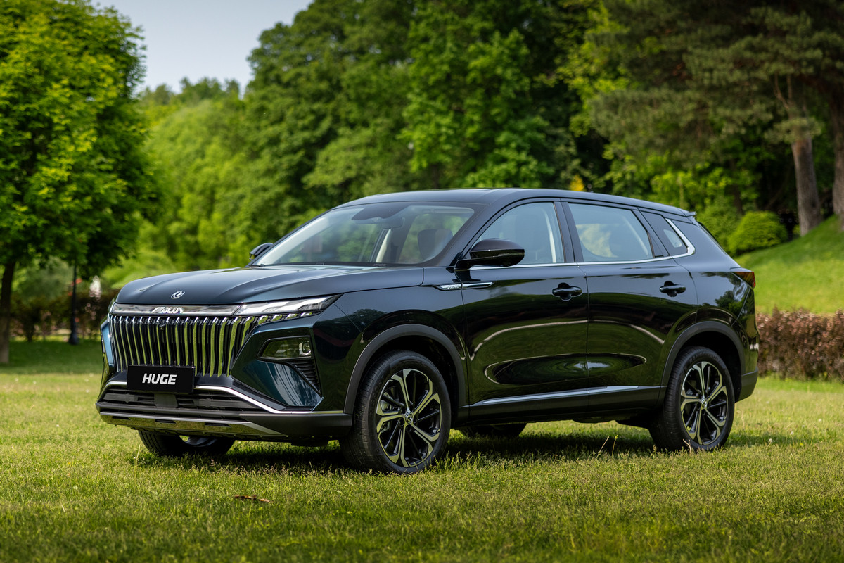 Новый кроссовер для российского рынка Dongfeng Huge