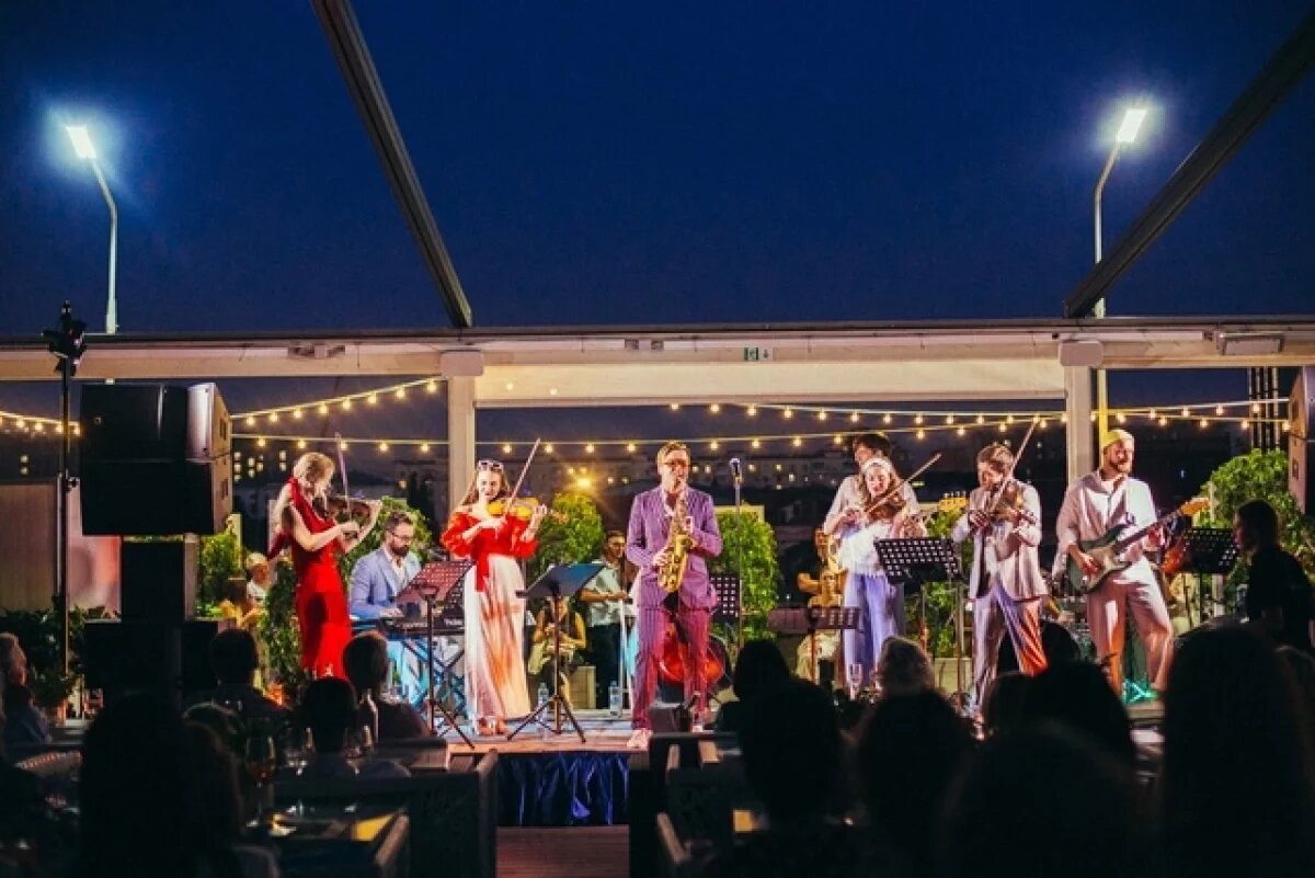    В саду «Эрмитаж» организуют концерт в честь Дня строителя