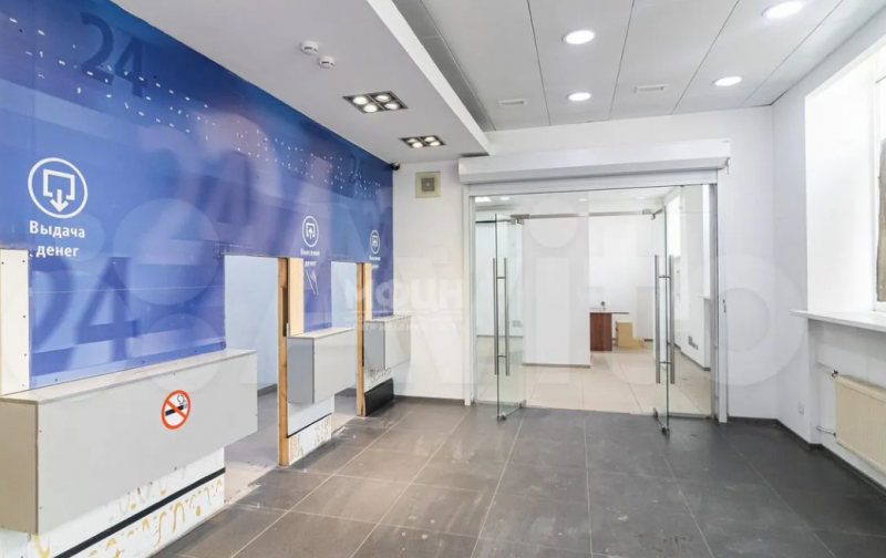    Бывший офис банка "Русский стандарт" продают в ПетрозаводскеАвито