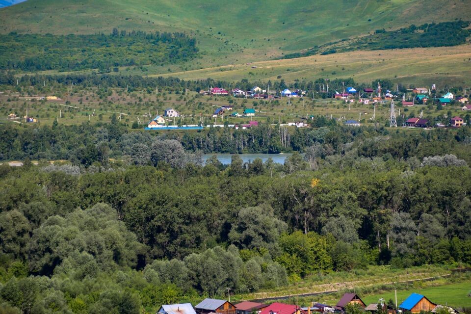    Вид с горы Чертов палец в Майминском районе. Источник: Виталий Барабаш