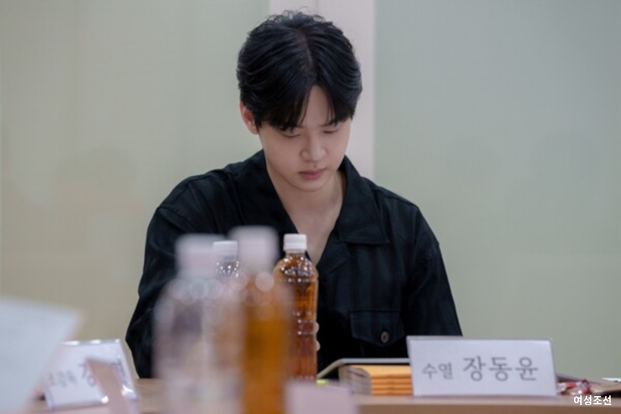 Чан Дон Юн на чтении сценария "Богомола"