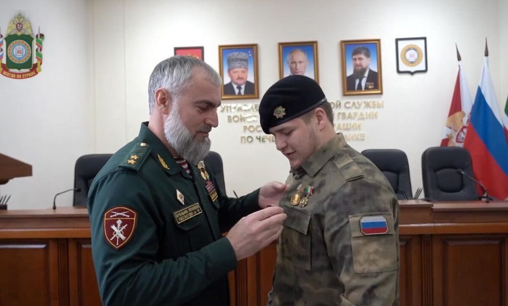   У Адама десятки различных наград.