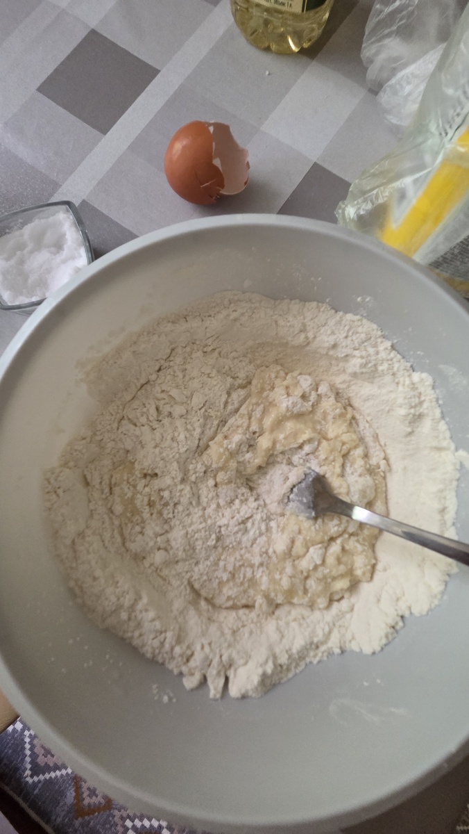 Тесто на манты готовим.