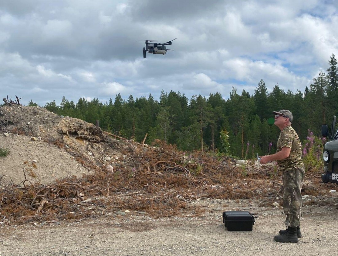    Пожарные ищут места возгораний в лесах Карелии с помощью БПЛА. Фото: Минприроды Карелии