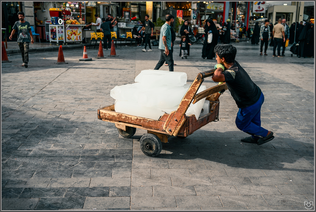 Развозчик льда. Багдад. Ирак. Фото: Михаил Рябинин