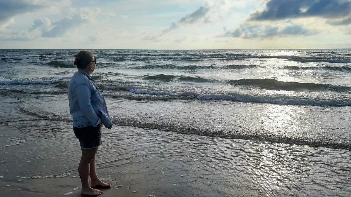 это я в Балтийском море ноги мочу...Холодное