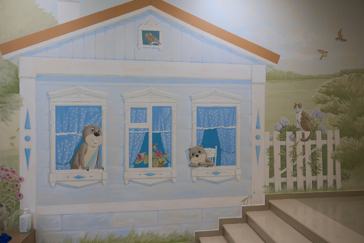 Расписные стены с героем наших сказок - бобром Стомми. 