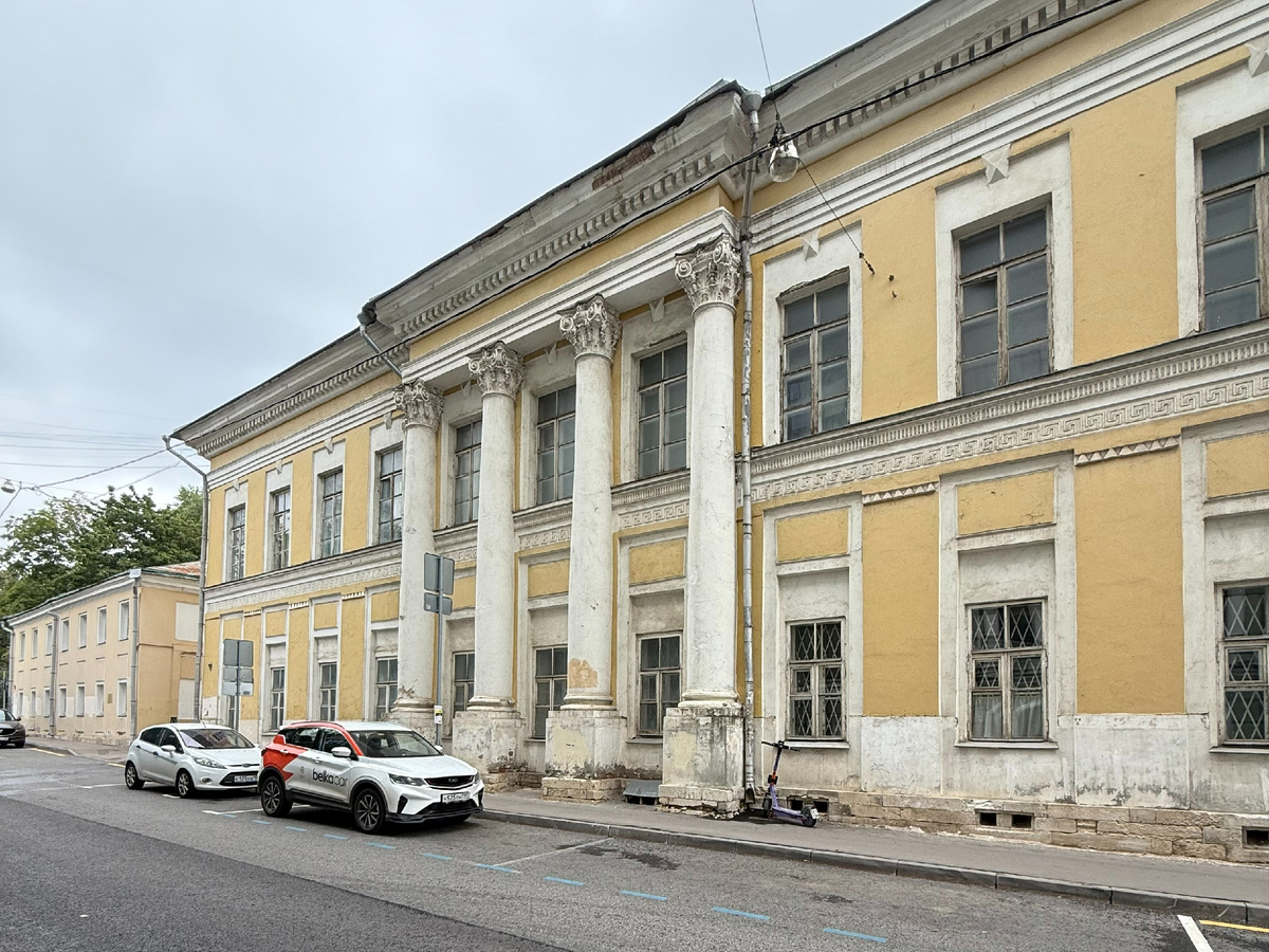 Фото автора канала. Усадьба Камынина Хлебный переулок, 2/3с4.