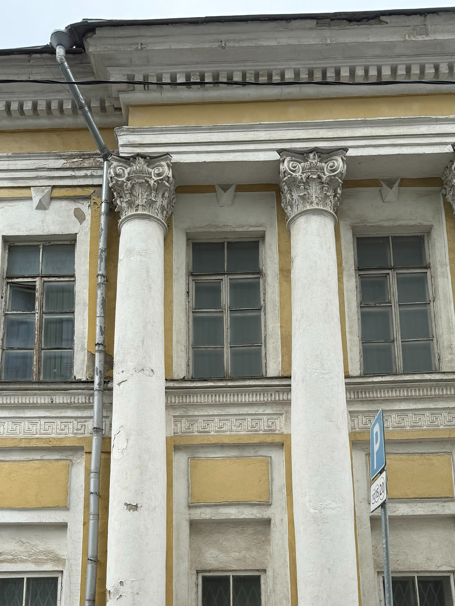 Фото автора канала. Усадьба Камынина Хлебный переулок, 2/3с4.