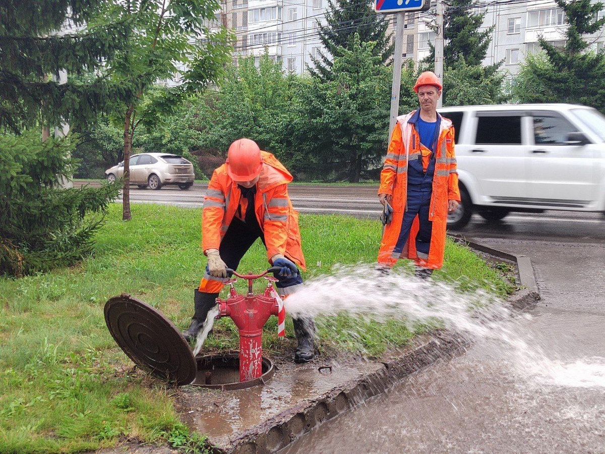     Три тысячи пожарных гидрантов проверили в Красноярске