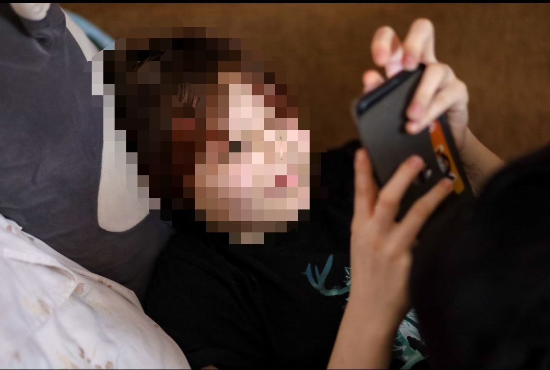 Брат сделал замечание за сидение в  телефоне и поплатился. Фото: Elena Mayorova\globallookpress